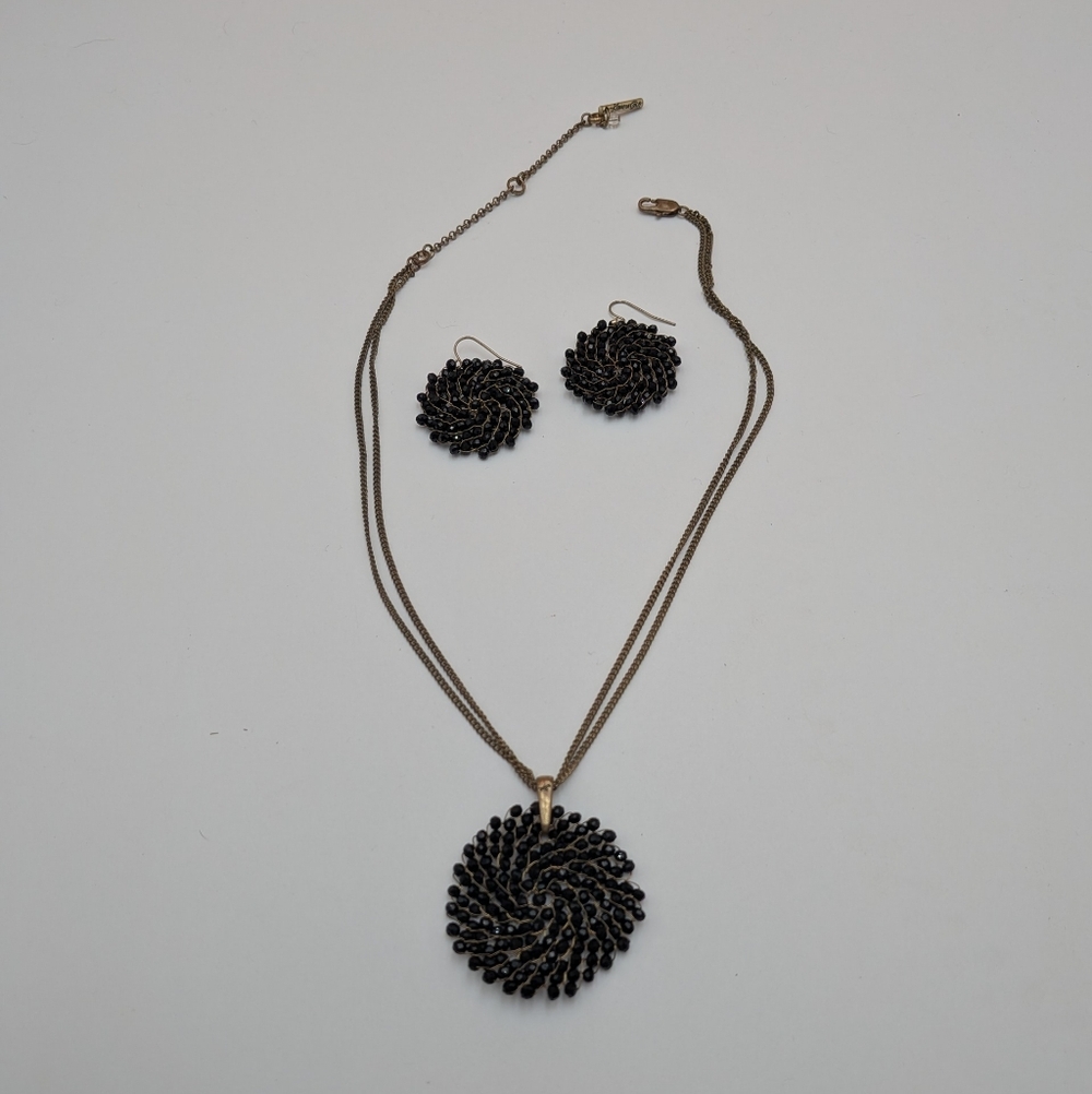 Elegant Black and Gold Jewelry Set